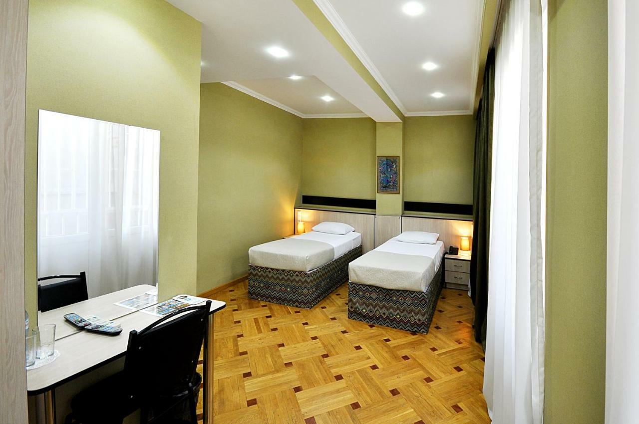 Hotel Frida ティビリシ エクステリア 写真